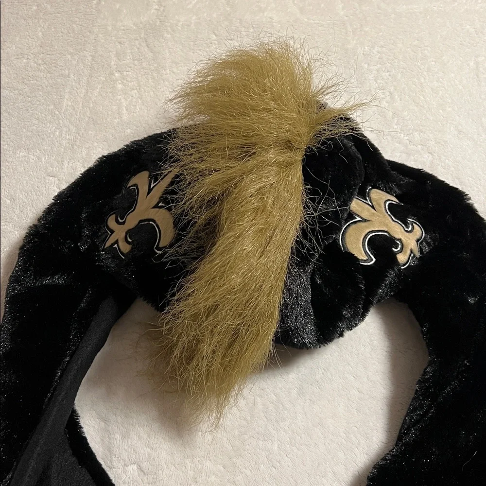 Black and Gold Fleur-de-Lis Women's Head Cover Scarf and Glove Set. NWOT